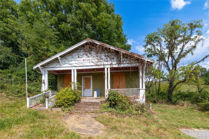 271 Howell Mill Rd, Waynesville, NC 28786