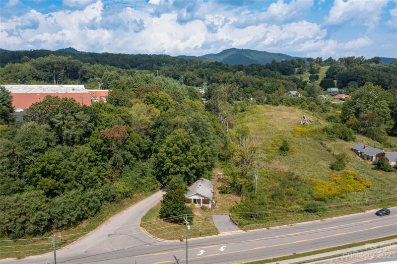 271 Howell Mill Rd, Waynesville, NC 28786