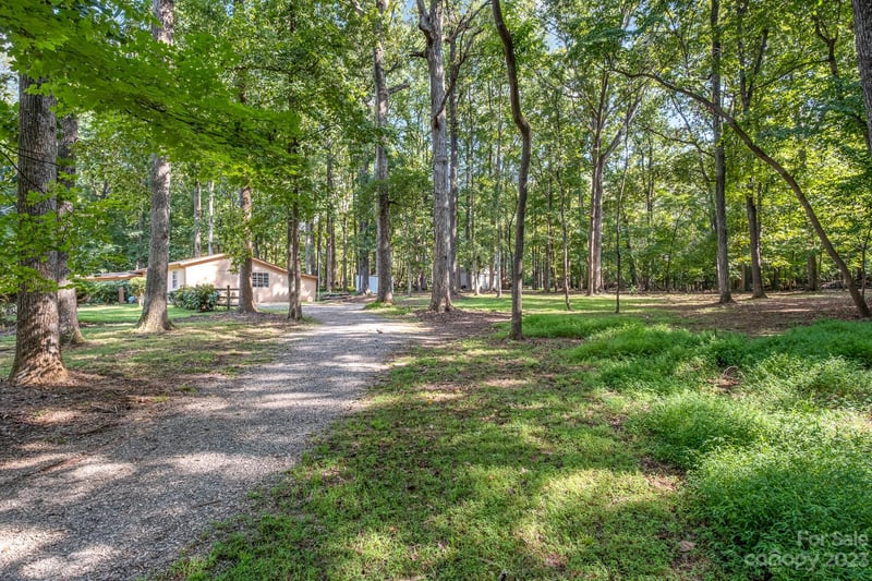 2756 Peachtree Rd, Statesville, NC 28625