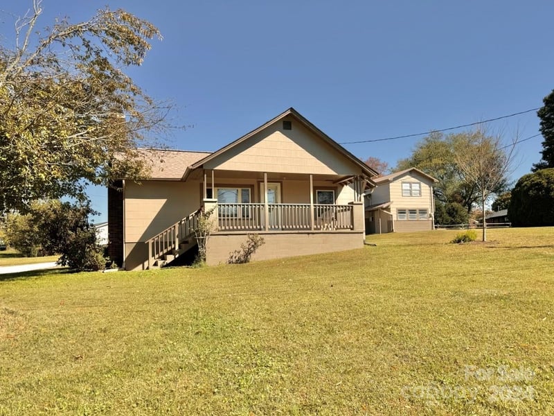 565 Neely Rd, Brevard, NC 28712
