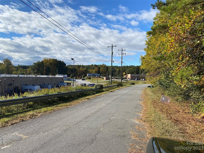 151 Mill Rd, Marion, NC 28752