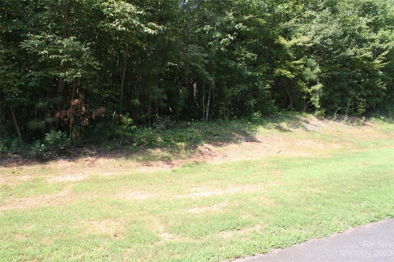 844 Bellegray Rd #16, Clover, SC 29710