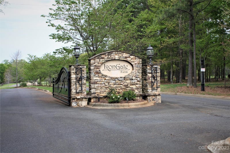 844 Bellegray Rd #16, Clover, SC 29710