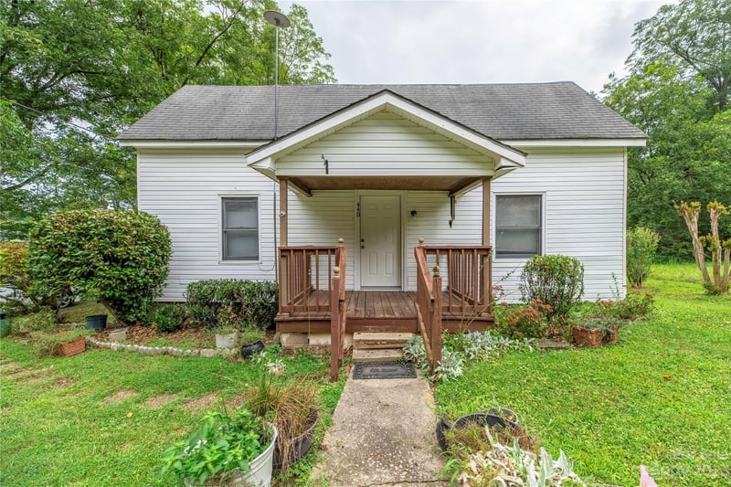 440 Oakland Ave, Statesville, NC 28677