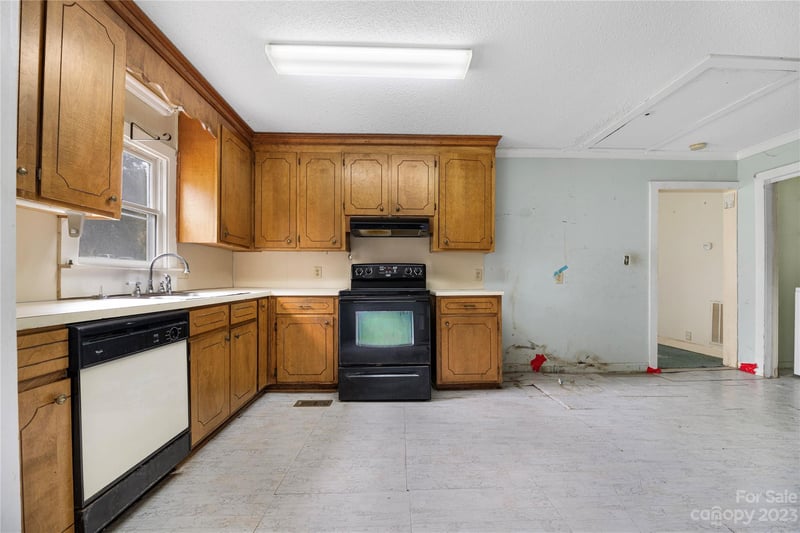 440 Oakland Ave, Statesville, NC 28677