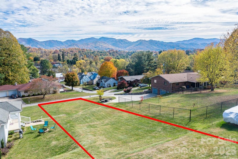 99999 Allen St, Canton, NC 28716