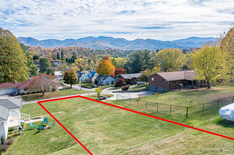 99999 Allen St, Canton, NC 28716