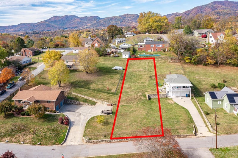 99999 Allen St, Canton, NC 28716