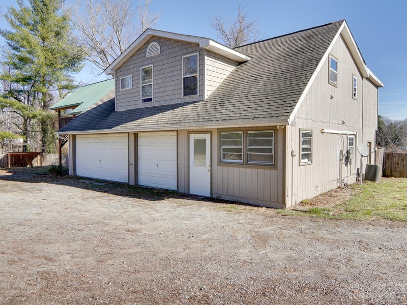 14 - 16 Rosebud Ln, Hendersonville, NC 28739