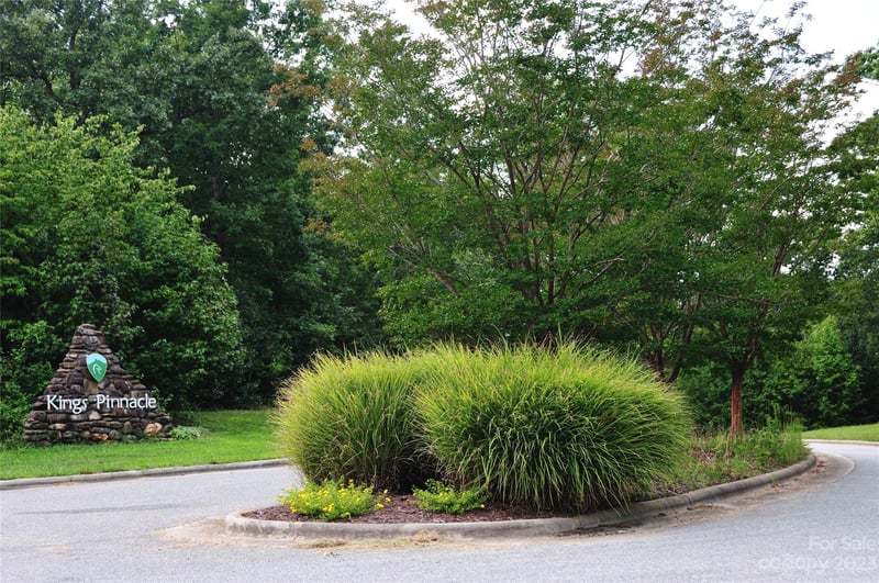 5147 Kings Pinnacle Dr, Kings Mountain, NC 28086