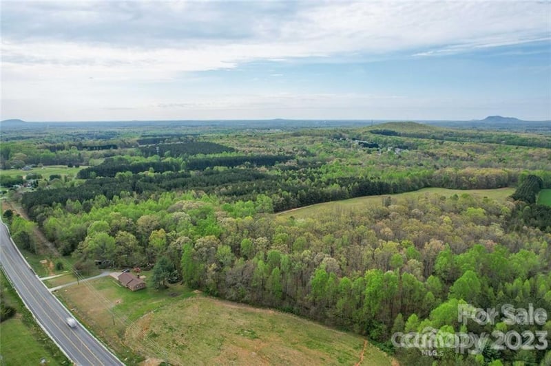 0000B Dallas Cherryville Hw, Bessemer City, NC 28016