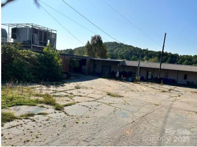 619 Connelly Springs Rd, Lenoir, NC 28645