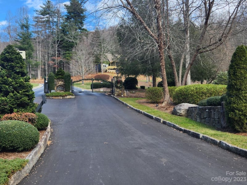145 Ivywood Ln #10, Laurel Park, NC 28739