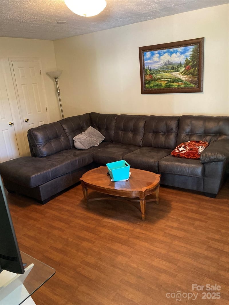 100 Normandy Dr, Morganton, NC 28655