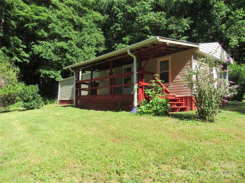 664 Woodfin Rd, Sylva, NC 28779