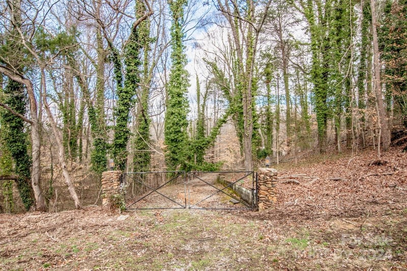 156 Beaten Path Rd, Mooresville, NC 28117
