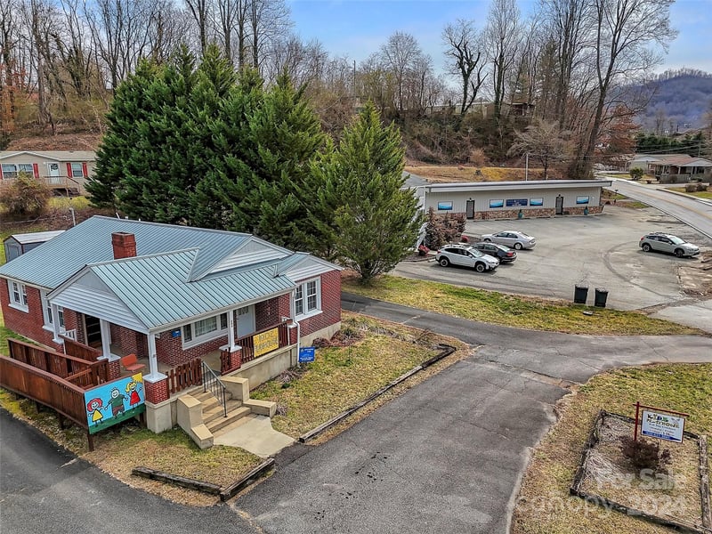286 Skyland Dr, Sylva, NC 28779