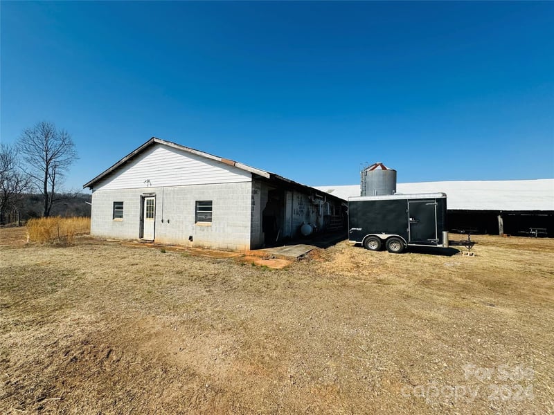 3425 Zion Church Rd, Hickory, NC 28602