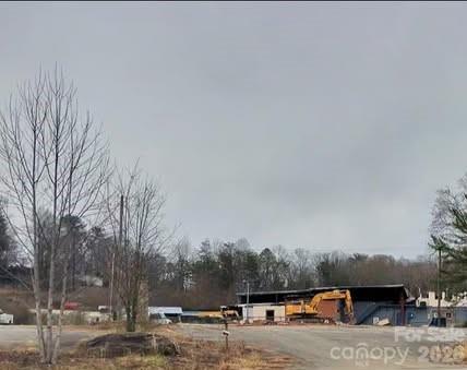 102 Sanford Dr, Morganton, NC 28680