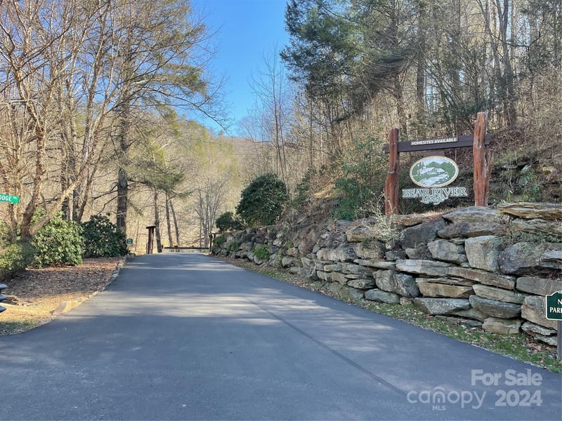 000 Bear River Lodge Trl #77, Marshall, NC 28753
