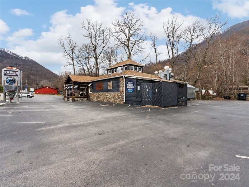 4352 Soco Rd, Maggie Valley, NC 28751
