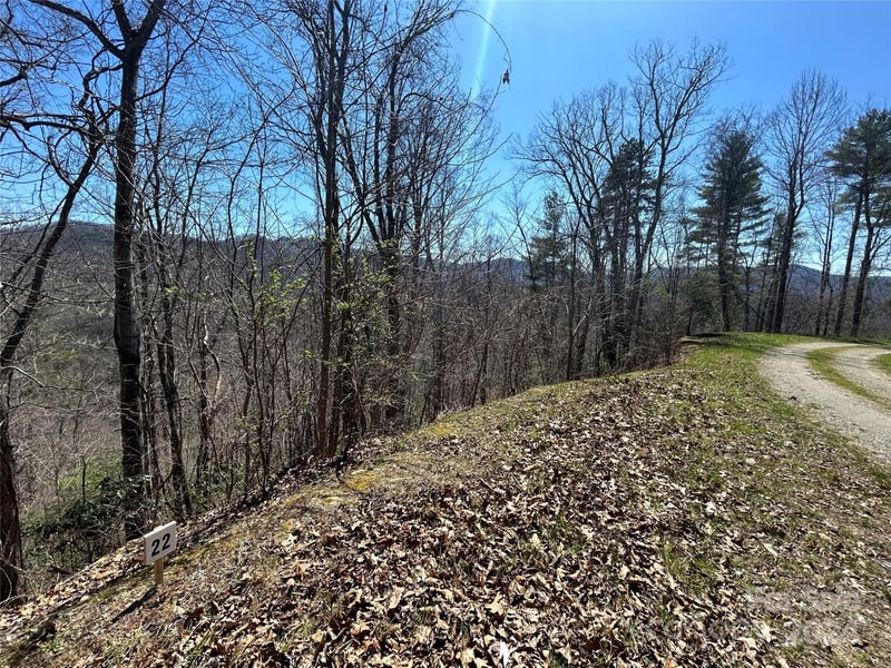 275 Overlook Ln #22, Marshall, NC 28753