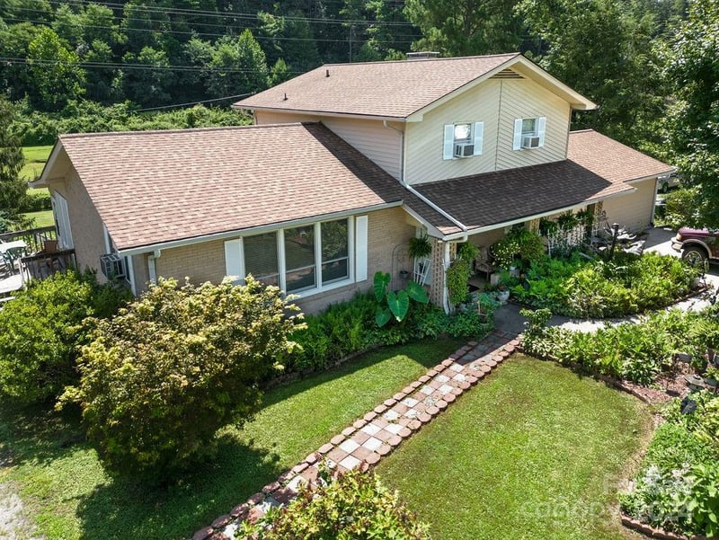 63 Evergreen Cv, Pisgah Forest, NC 28768