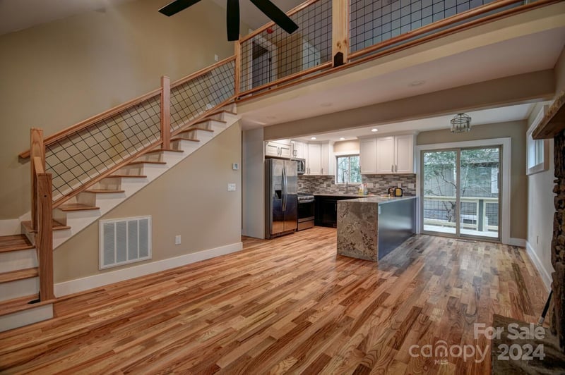 20 Lisa Ln, Maggie Valley, NC 28751