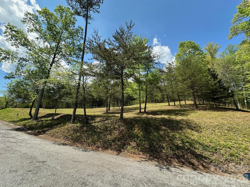 306 Rock Ledge Dr #306, Lake Lure, NC 28746