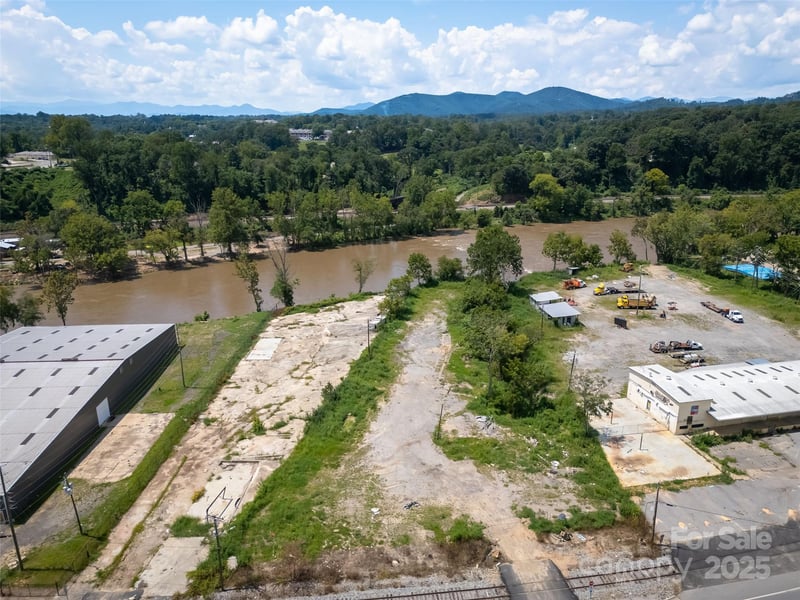 458 Riverside Dr, Asheville, NC 28801