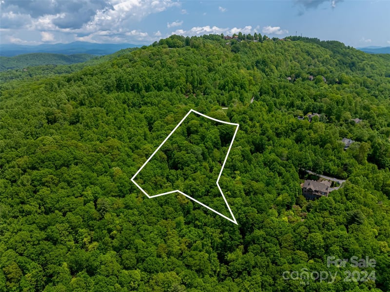 185 Crossvine Trl, Hendersonville, NC 28739