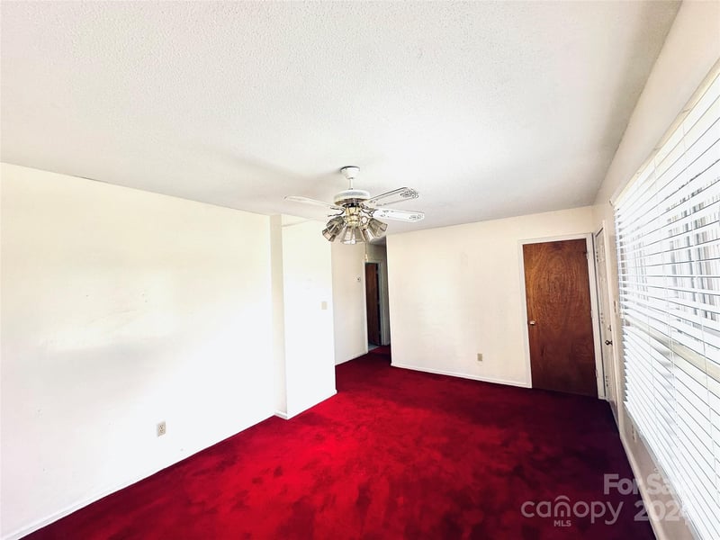 612 Dr Martin Luther King Jr Ave, Enfield, NC 27823