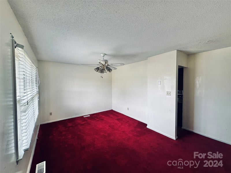 612 Dr Martin Luther King Jr Ave, Enfield, NC 27823