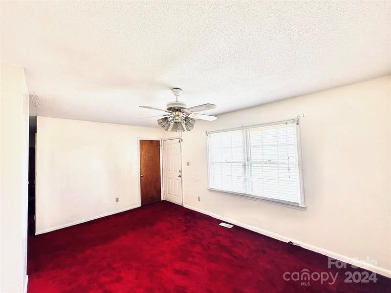 612 Dr Martin Luther King Jr Ave, Enfield, NC 27823