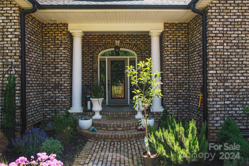 4642 King Crowder Dr, Gastonia, NC 28052