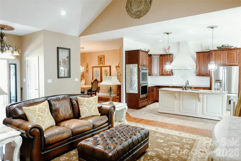 4642 King Crowder Dr, Gastonia, NC 28052