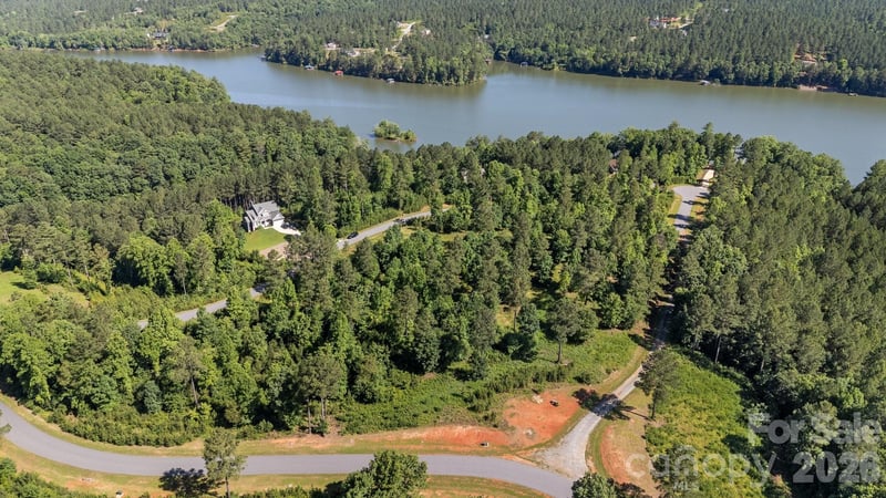 2108 Island View Ln, Connelly Springs, NC 28612