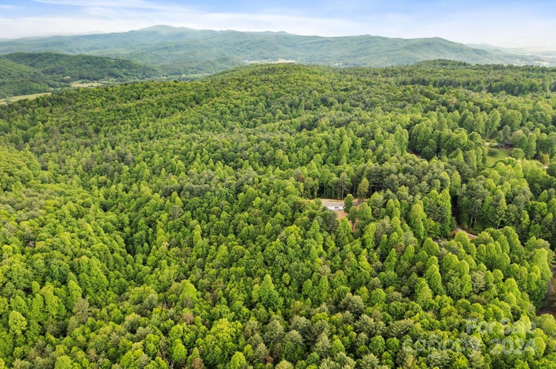 9999 Kira Ln #3, Hendersonville, NC 28739