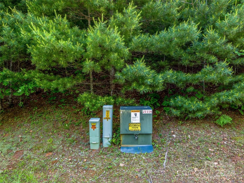 Hawk Mountain Rd, Lake Toxaway, NC 28747