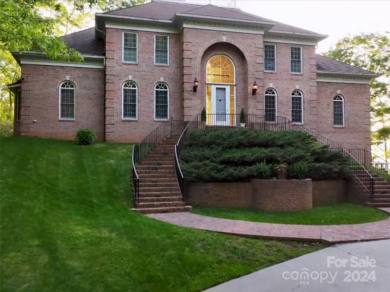 1767 Ridge Way St, Sylva, NC 28779