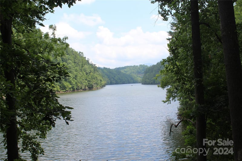 000 White Oak Rd, Waynesville, NC 28785