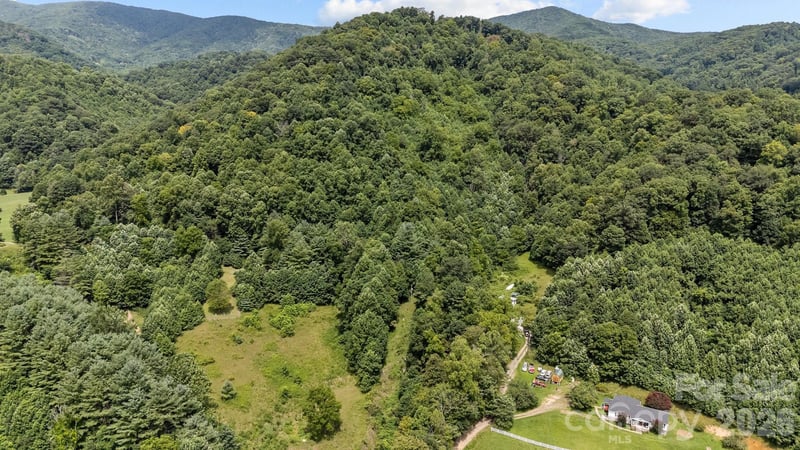 99999 Windswept Dr, Burnsville, NC 28714