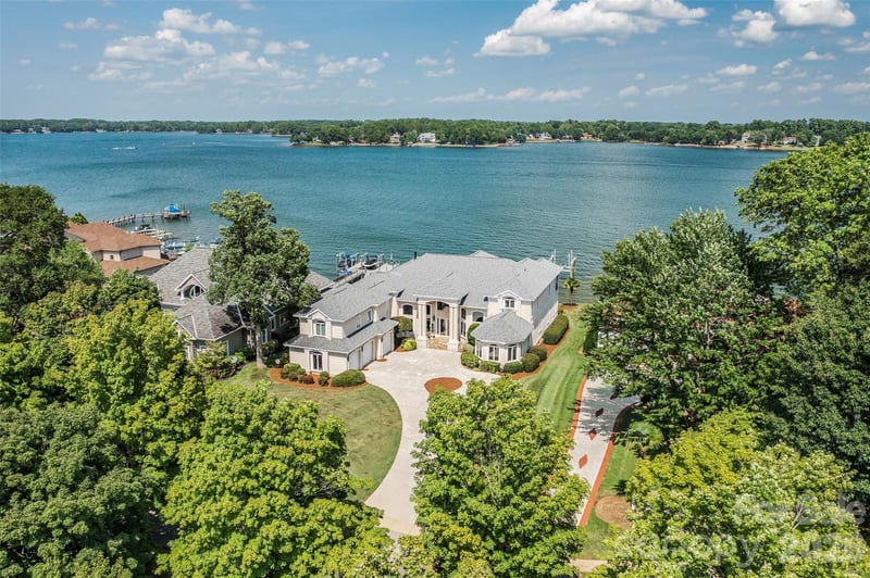 3446 Governors Island Dr, Denver, NC 28037