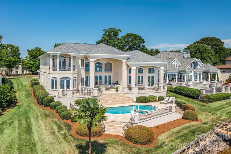 3446 Governors Island Dr, Denver, NC 28037