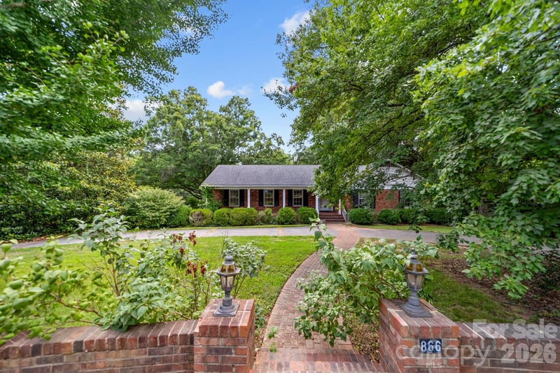 866 Concord Rd, Davidson, NC 28036