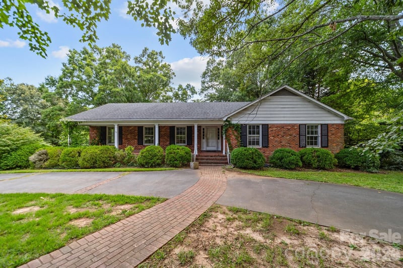 866 Concord Rd, Davidson, NC 28036