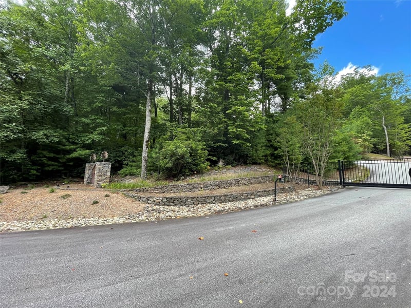 00 Willow Run Ln #6, Zirconia, NC 28790