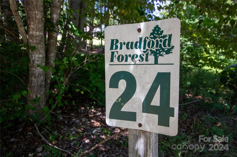 Brittany Dr, Lenoir, NC 28645