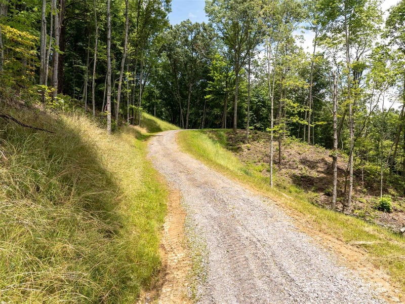 Tapestry Trl, Waynesville, NC 28785