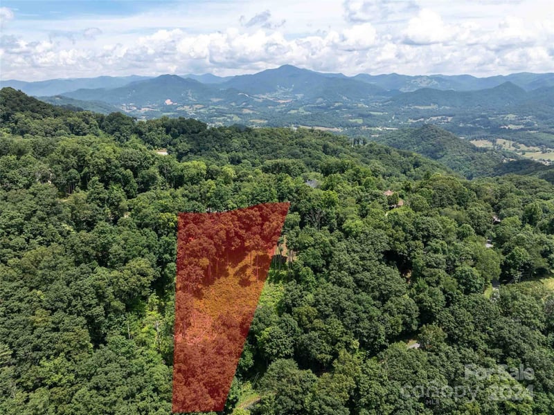 Sleepy Hollow Dr, Waynesville, NC 28785
